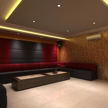 Win Grand Hotel Bekasi Exterior photo